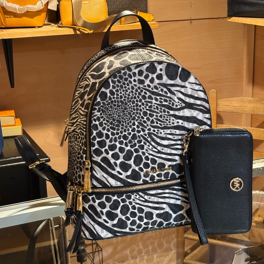 Rhea backpack & wallet
